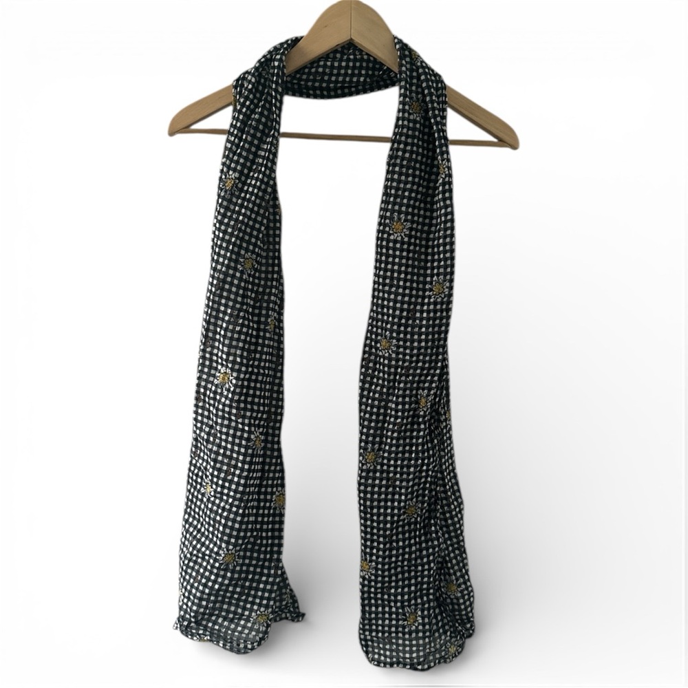 German Oktoberfest Black & White Gingham Scarf Floral Edelweiss cottagecore